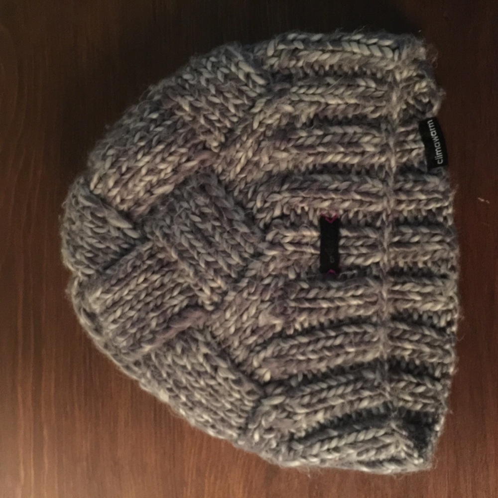 ✨ Adidas Knit hat ✨